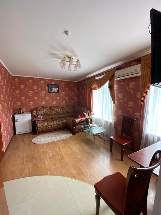 Золотий Лев Hotel Zvenyhorodka Екстериор снимка