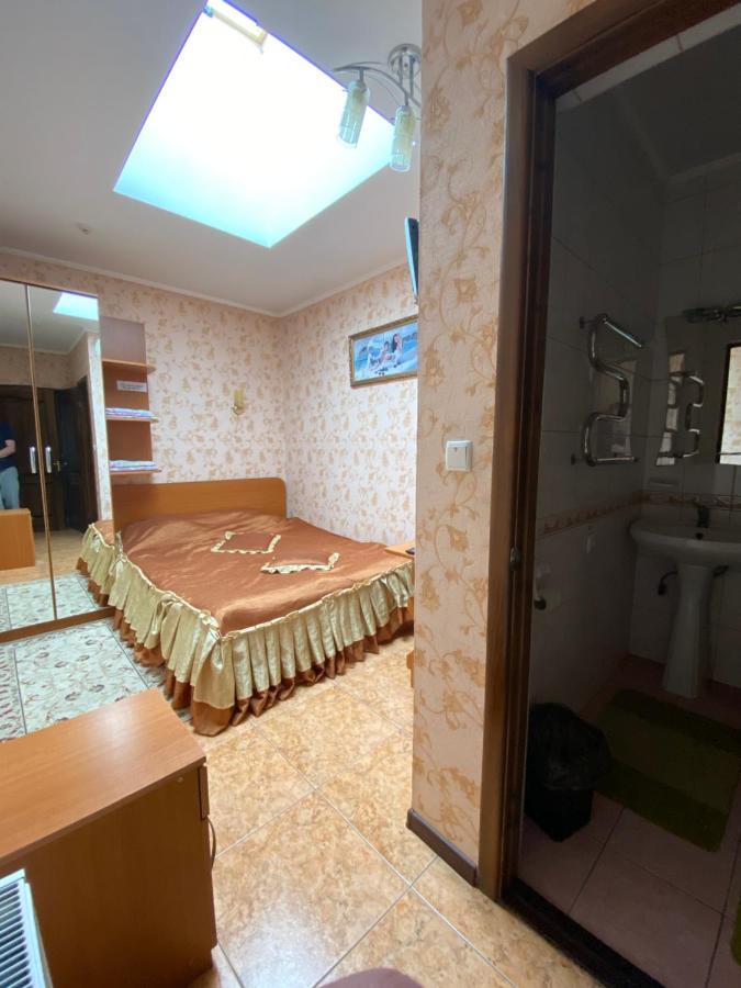 Золотий Лев Hotel Zvenyhorodka Екстериор снимка
